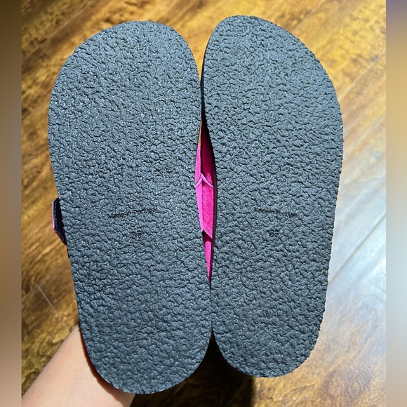 Hot Pink Maguire Clogs | Women’s size 36 - Picture 4 of 4